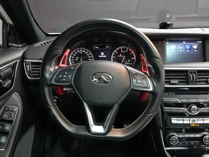 2017 Infiniti Q30 с пробегом 68 632 км