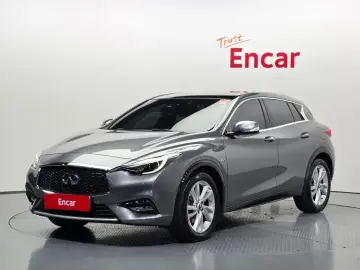 Infiniti Q30