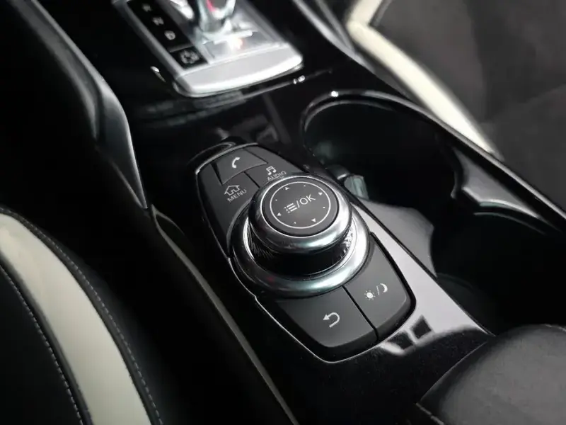 2017 Infiniti Q30 с пробегом 68 632 км