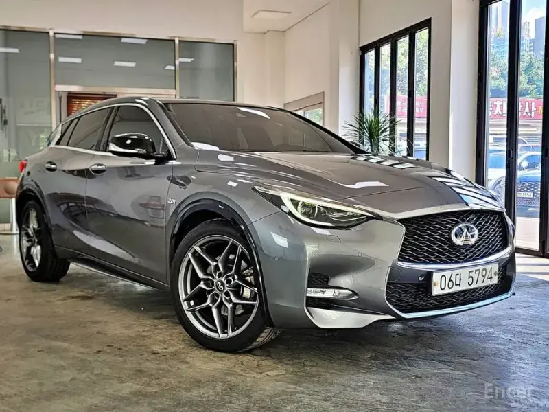 2017 Infiniti Q30 с пробегом 33 000 км