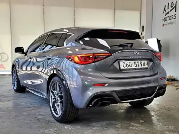 2017 Infiniti Q30 с пробегом 33 000 км