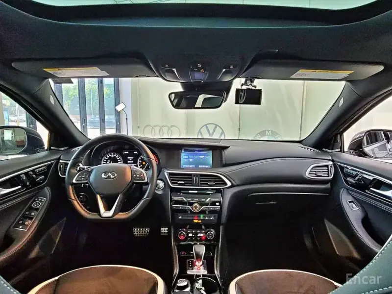 2017 Infiniti Q30 с пробегом 33 000 км