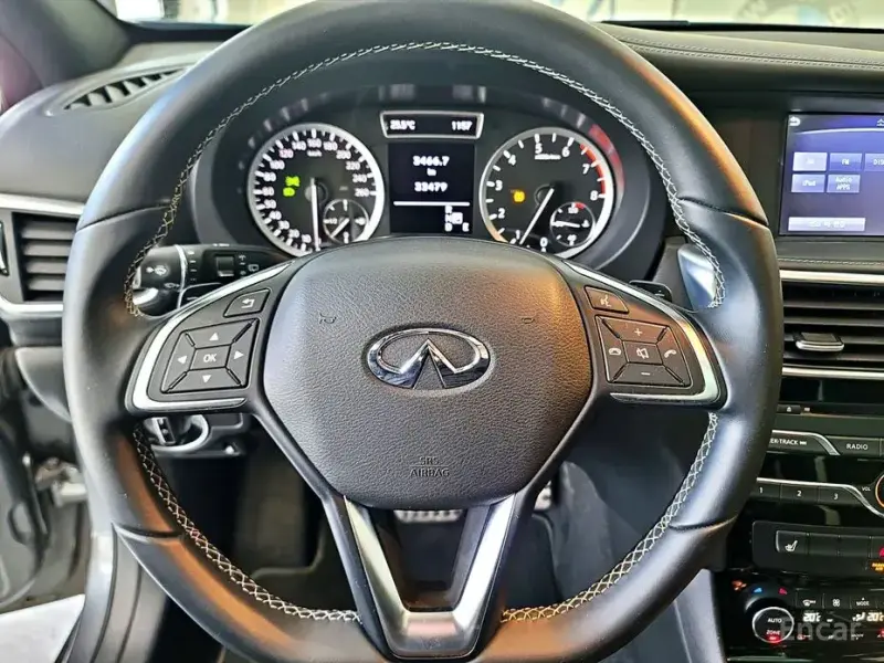 2017 Infiniti Q30 с пробегом 33 000 км