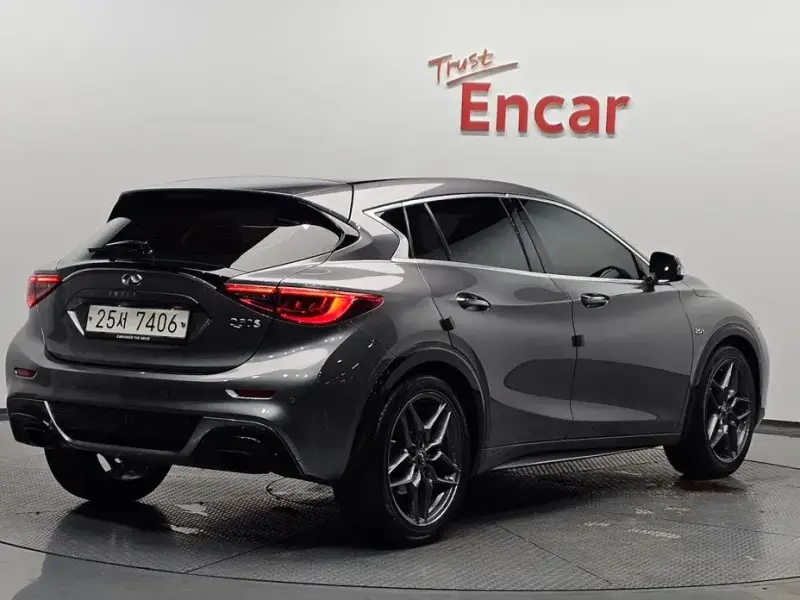 2017 Infiniti Q30 с пробегом 127 590 км