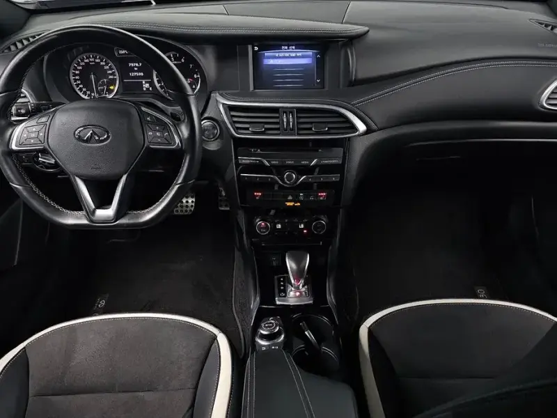 2017 Infiniti Q30 с пробегом 127 590 км