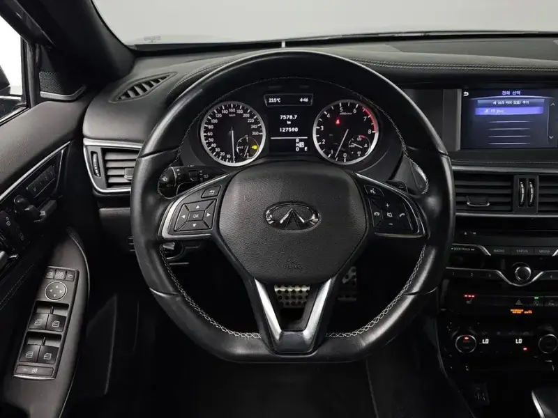 2017 Infiniti Q30 с пробегом 127 590 км