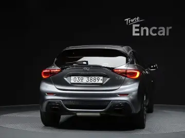 2017 Infiniti Q30 с пробегом 100 910 км