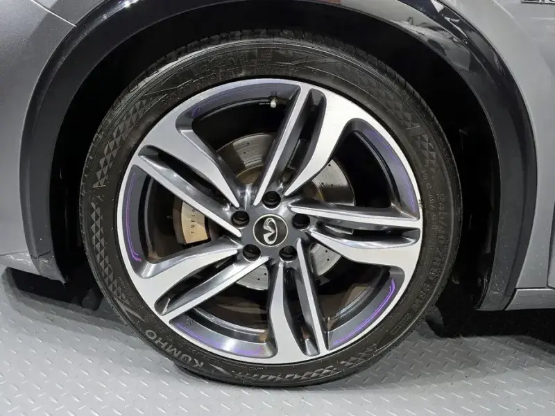 2017 Infiniti Q30 с пробегом 100 910 км