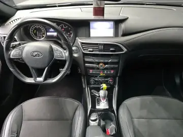 2017 Infiniti Q30 с пробегом 100 910 км