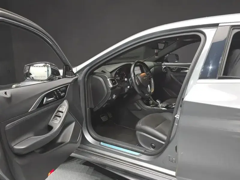2017 Infiniti Q30 с пробегом 100 910 км