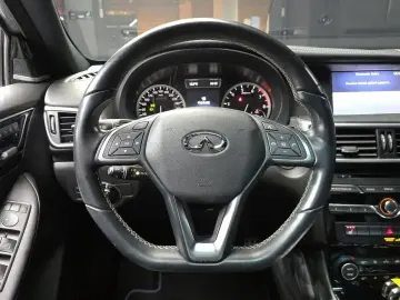 2017 Infiniti Q30 с пробегом 100 910 км