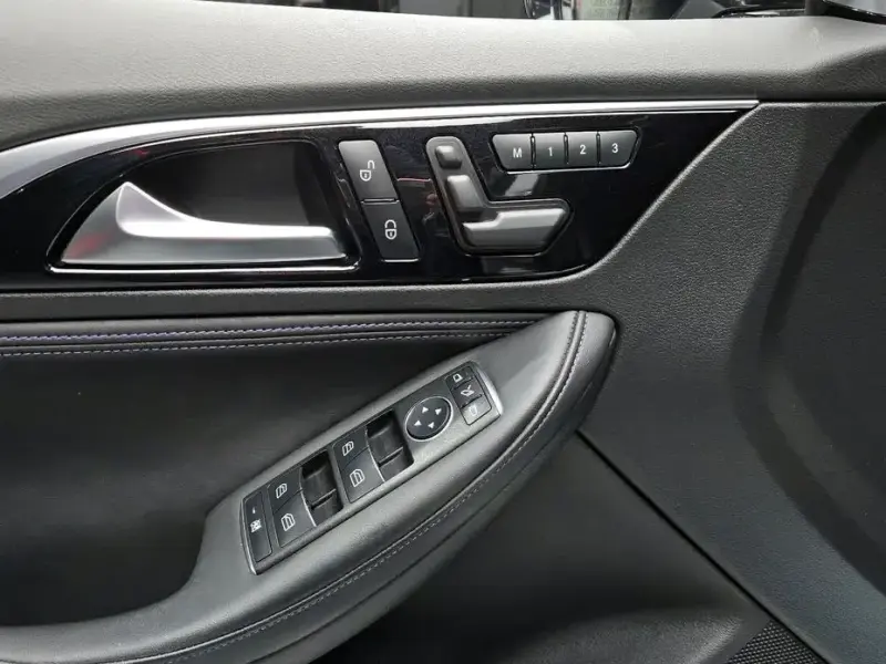 2017 Infiniti Q30 с пробегом 100 910 км