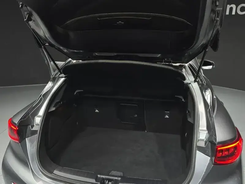2017 Infiniti Q30 с пробегом 100 910 км