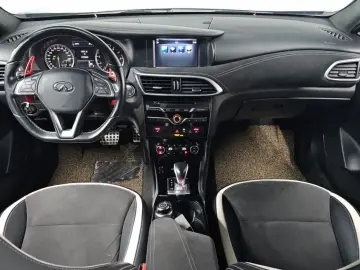 2017 Infiniti Q30 с пробегом 97 309 км