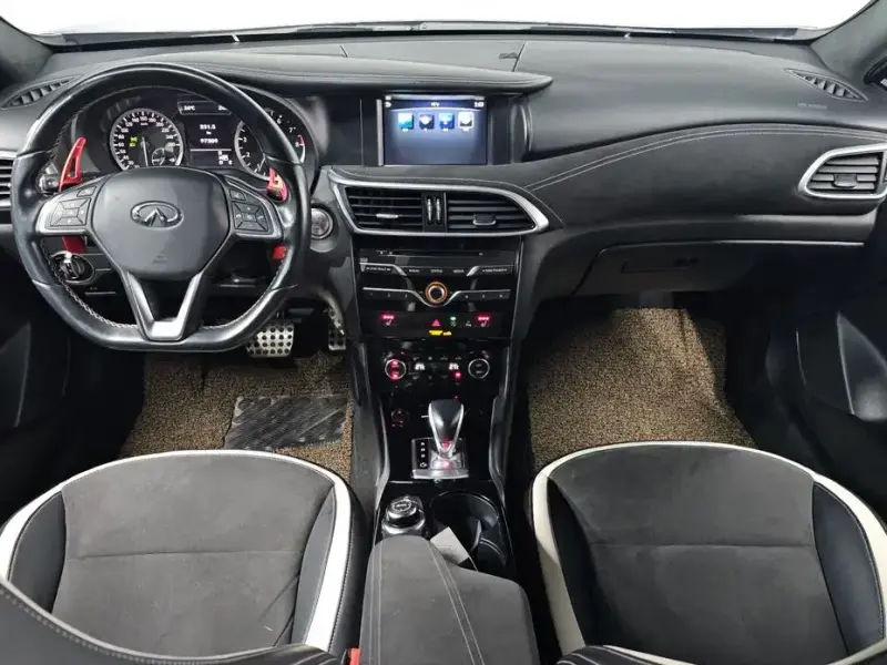 2017 Infiniti Q30 с пробегом 97 309 км