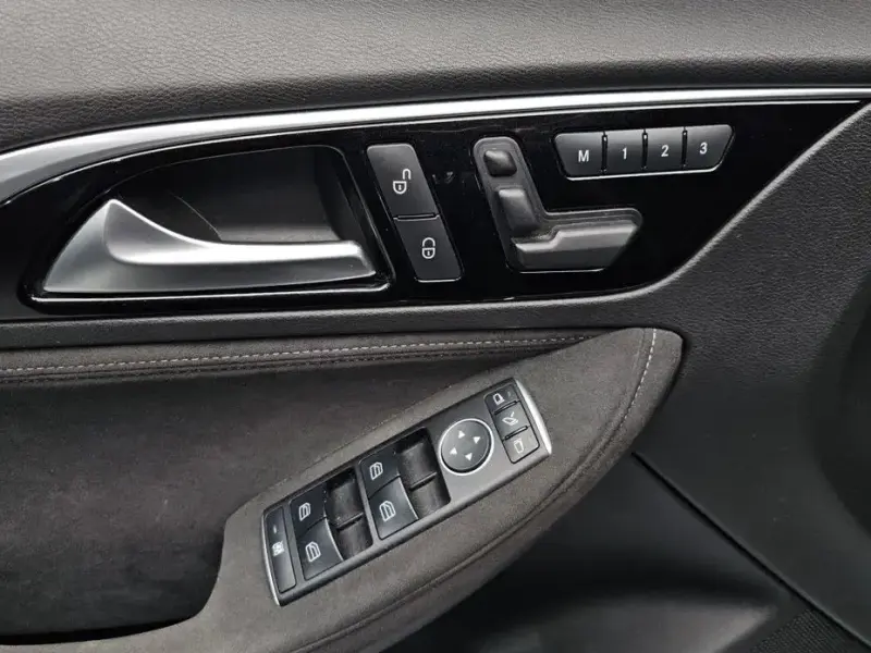 2017 Infiniti Q30 с пробегом 97 309 км