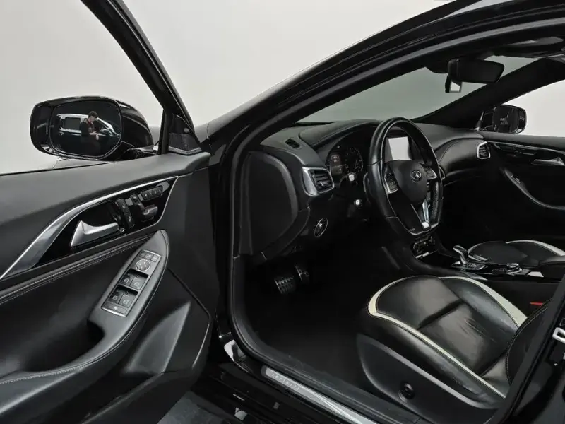 2017 Infiniti Q30 с пробегом 88 347 км