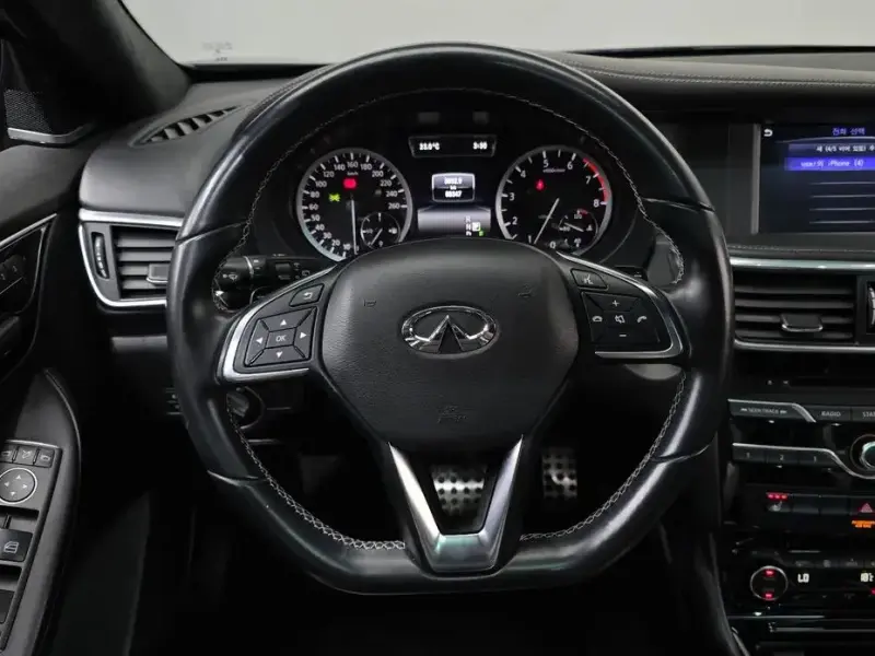 2017 Infiniti Q30 с пробегом 88 347 км