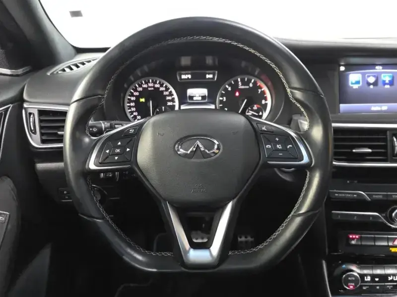 2017 Infiniti Q30 с пробегом 63 485 км