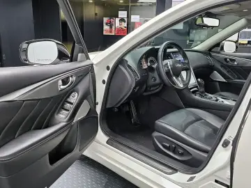 2020 Infiniti QX50 с пробегом 100 860 км