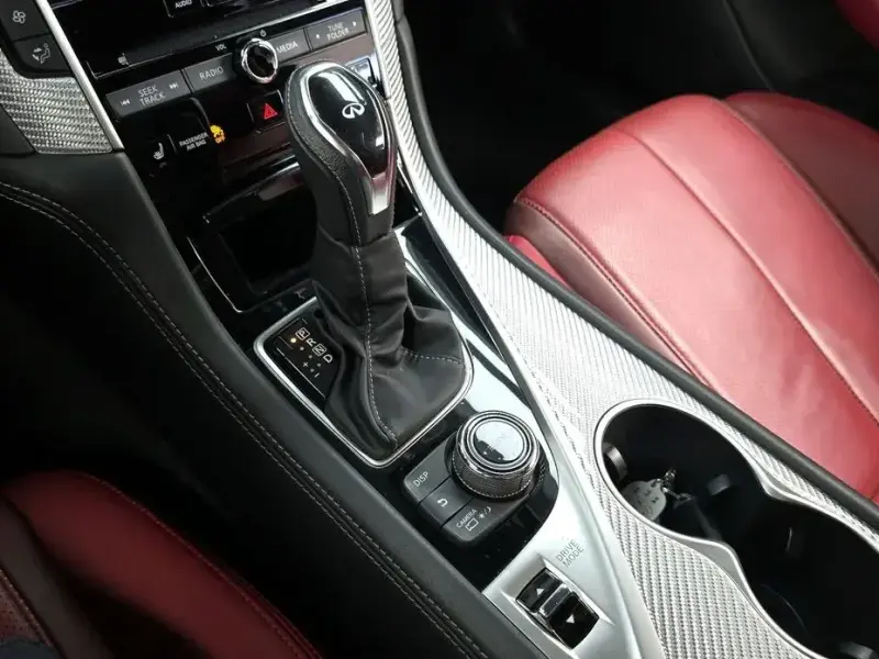 2018 Infiniti Q60 с пробегом 119 941 км