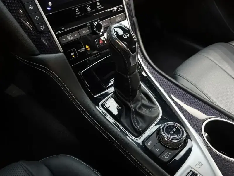 2018 Infiniti Q60 с пробегом 106 848 км