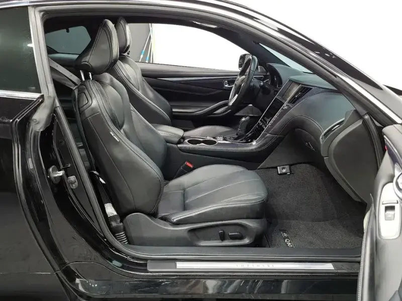 2018 Infiniti Q60 с пробегом 106 848 км