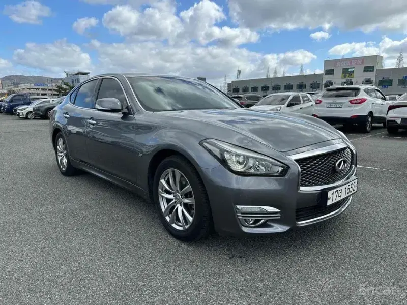 2018 Infiniti Q70 с пробегом 198 487 км