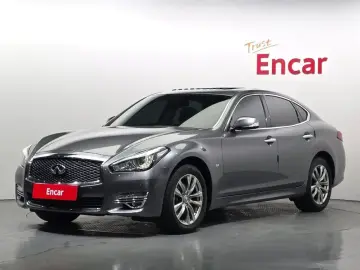 2018 Infiniti Q70 с пробегом 104 800 км
