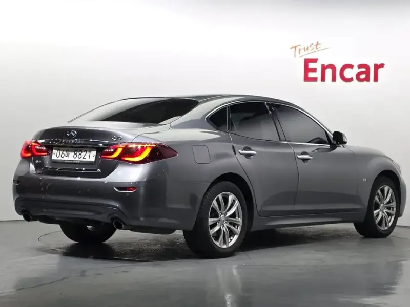 2018 Infiniti Q70 с пробегом 104 800 км