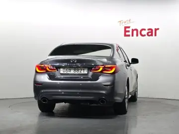 2018 Infiniti Q70 с пробегом 104 800 км