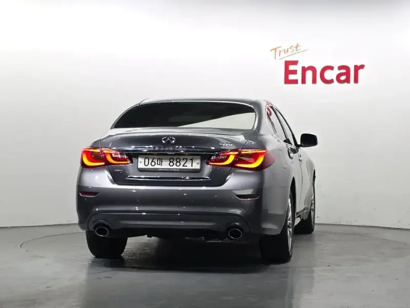 2018 Infiniti Q70 с пробегом 104 800 км