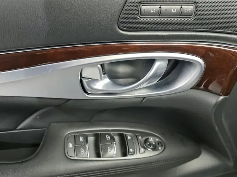 2018 Infiniti Q70 с пробегом 104 800 км