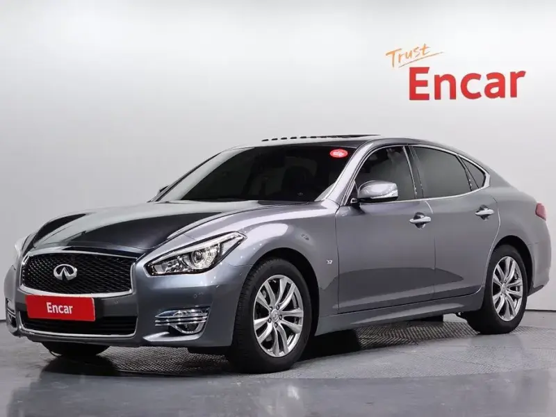 2017 Infiniti Q70 с пробегом 125 271 км