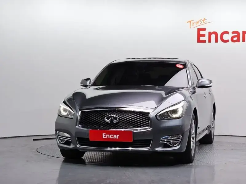 2017 Infiniti Q70 с пробегом 125 271 км