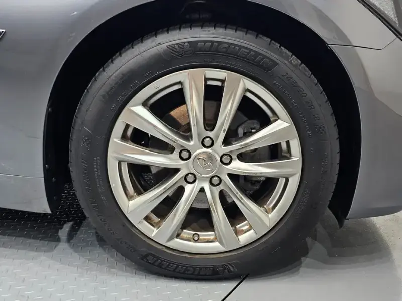2017 Infiniti Q70 с пробегом 125 271 км