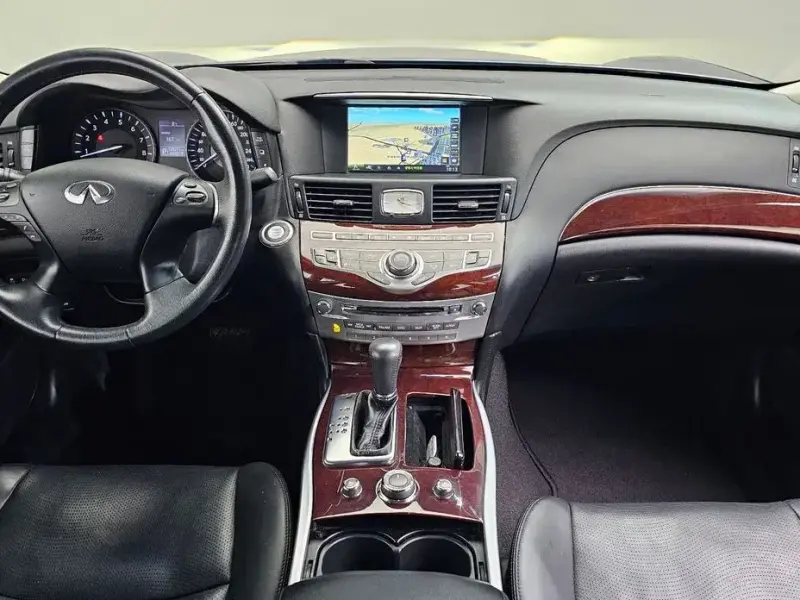 2017 Infiniti Q70 с пробегом 125 271 км