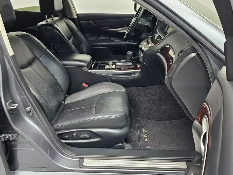 2017 Infiniti Q70 с пробегом 125 271 км