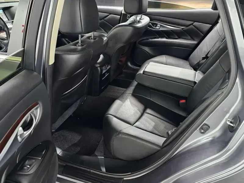 2017 Infiniti Q70 с пробегом 125 271 км