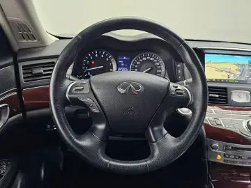2017 Infiniti Q70 с пробегом 125 271 км