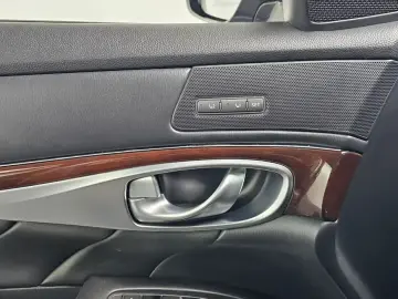 2017 Infiniti Q70 с пробегом 125 271 км