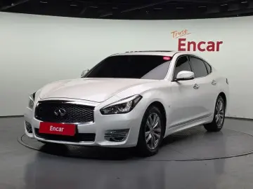 2017 Infiniti Q70 с пробегом 154 857 км