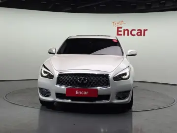 2017 Infiniti Q70 с пробегом 154 857 км