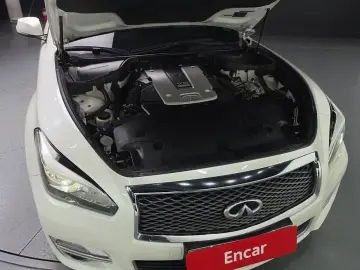 2017 Infiniti Q70 с пробегом 154 857 км