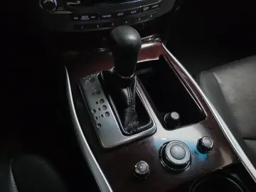2017 Infiniti Q70 с пробегом 154 857 км