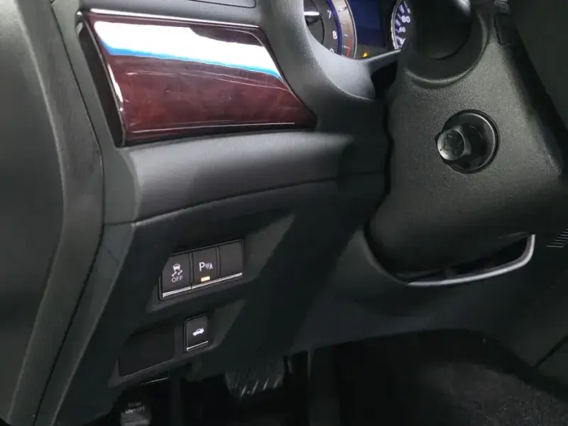 2017 Infiniti Q70 с пробегом 154 857 км