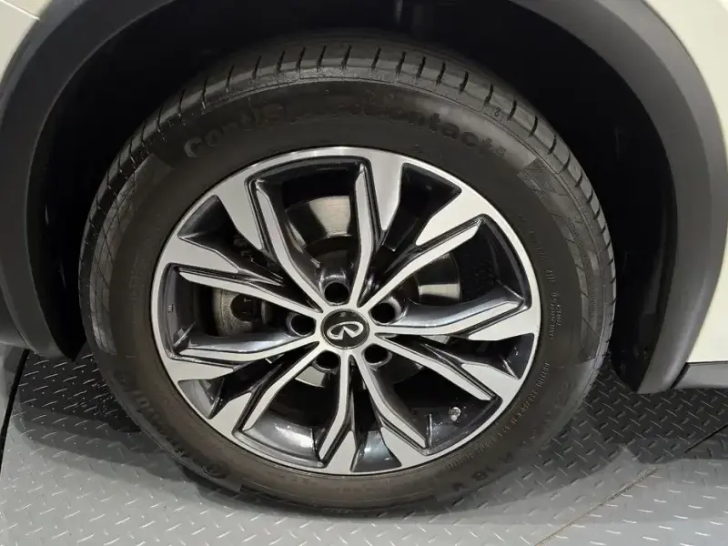 2019 Infiniti QX30 с пробегом 37 724 км