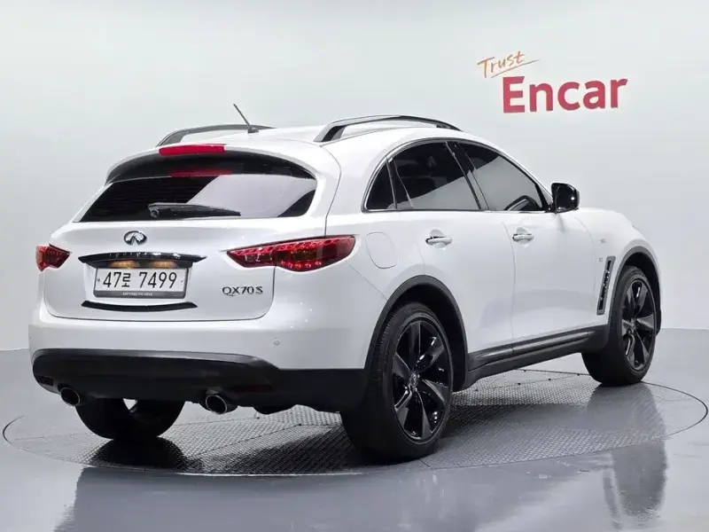 2017 Infiniti QX70 с пробегом 61 121 км