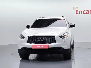 2017 Infiniti QX70 с пробегом 61 121 км