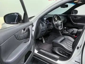 2017 Infiniti QX70 с пробегом 61 121 км
